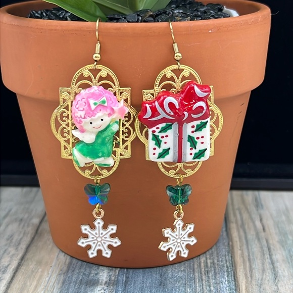 Adorned Crown Jewelry Jewelry - ⭐️Adorned Crown Jewelry asymmetrical angel present Christmas earrings